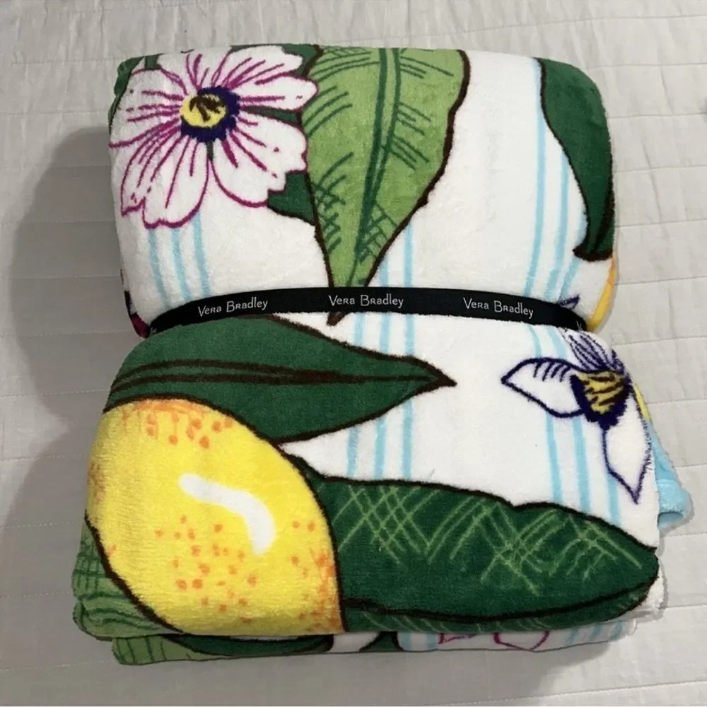 Vera Bradley Lemon Grove White Blue Yellow Green Oversized Plush Throw Blanket